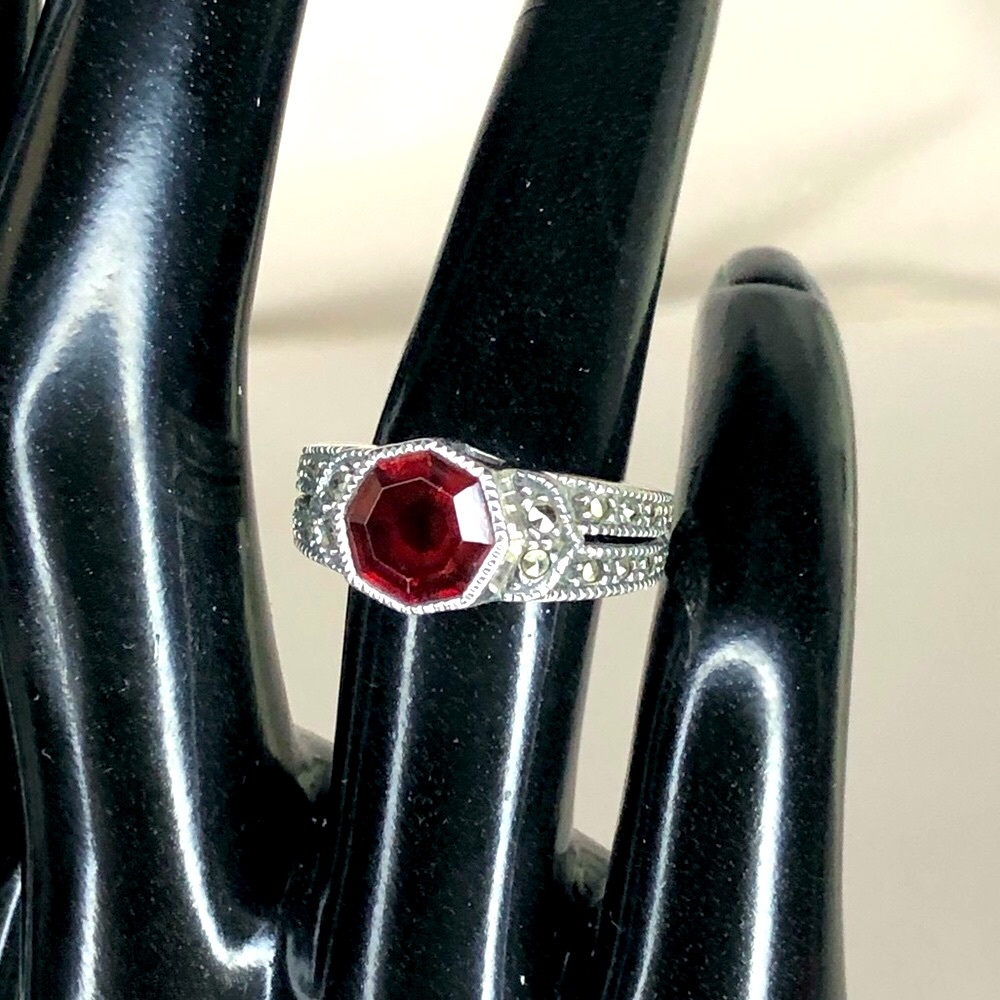 JUDITH JACK Red Garnet Solitaire and Marcasite Sterling Silver Ring Sz 5-3/4